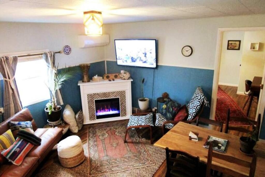 Apartment Boho-chic Retreat - Unit 3 Bloomington